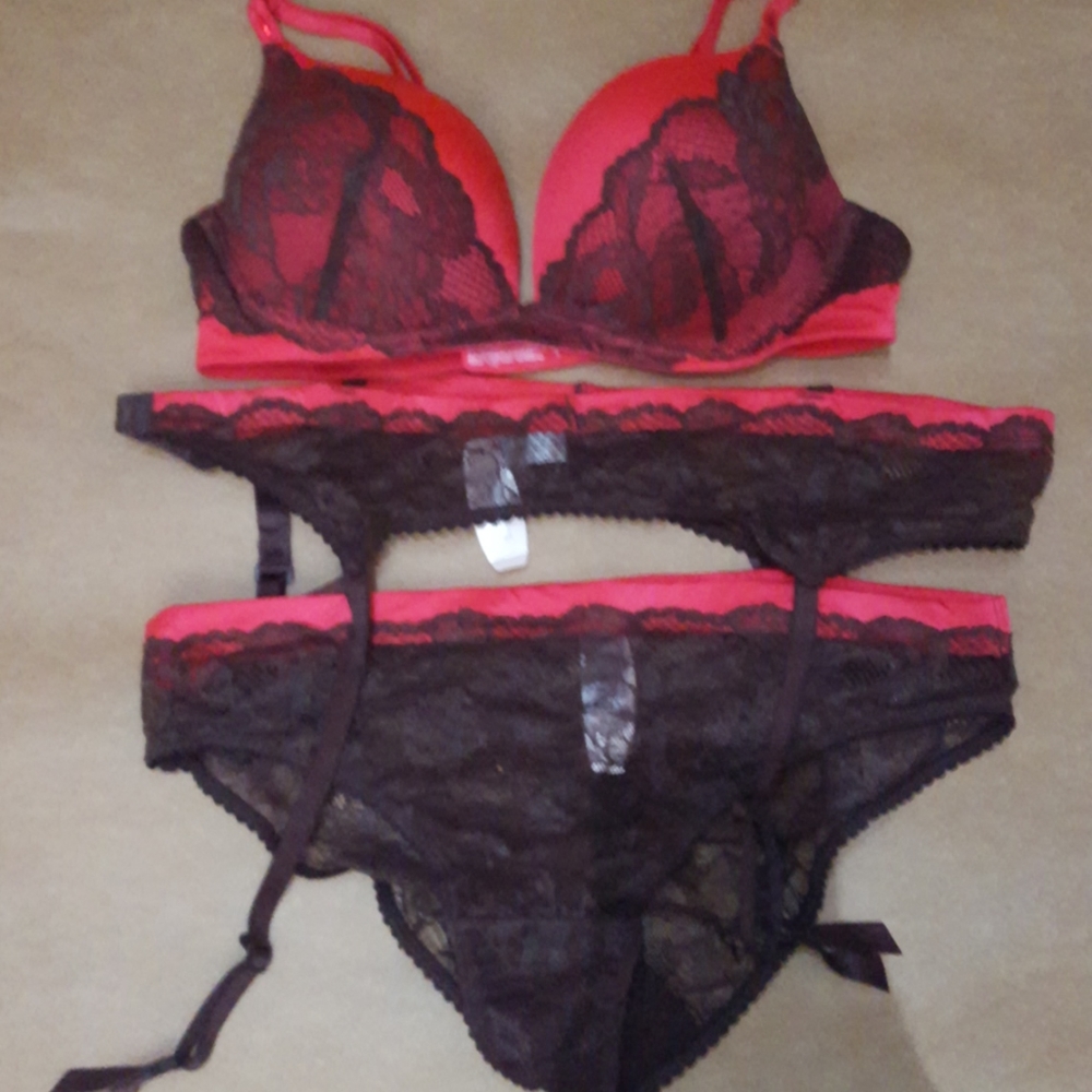 Victoria's secret bio fit push up 34B M/L large